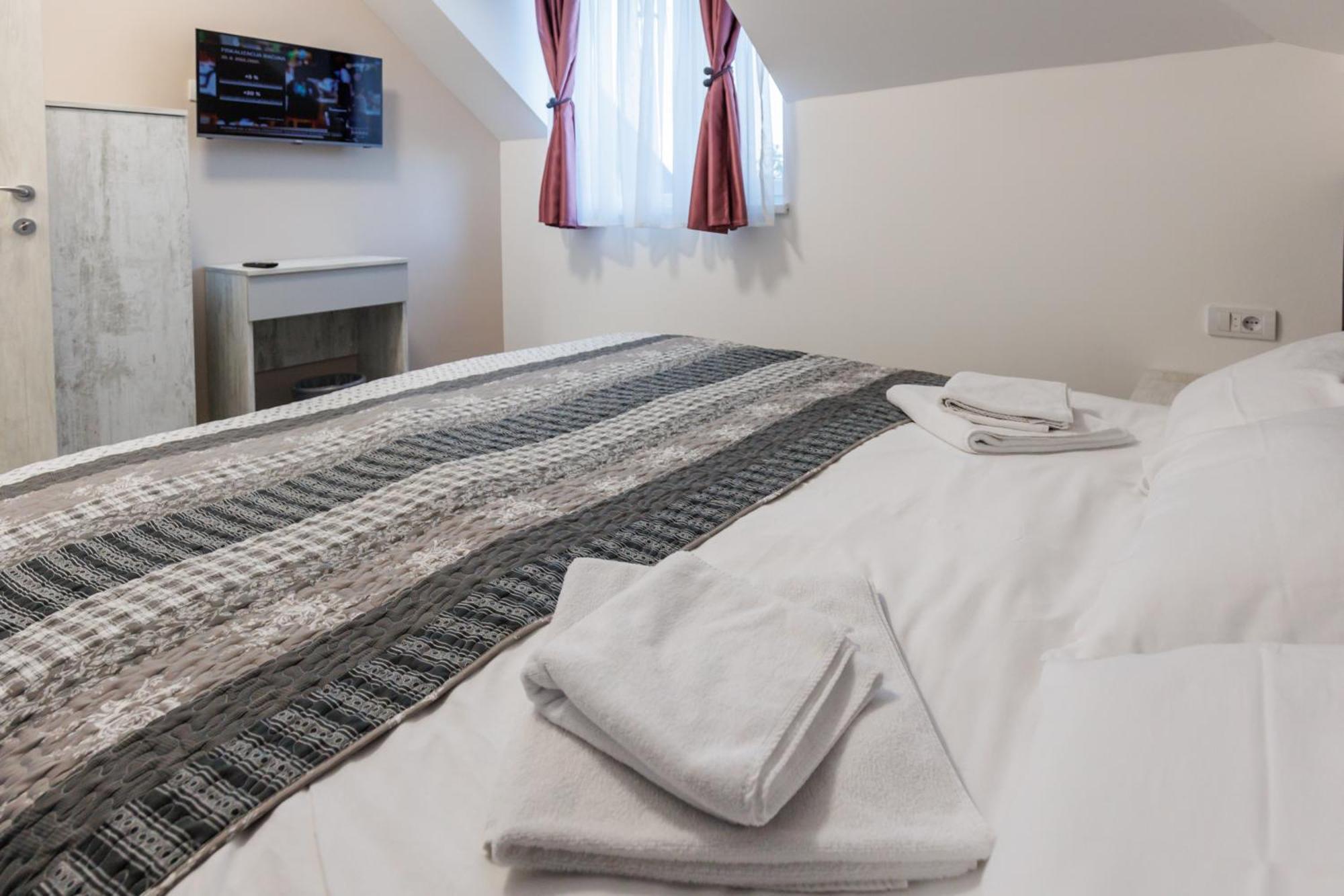 Navigator Hotel Palic Ngoại thất bức ảnh